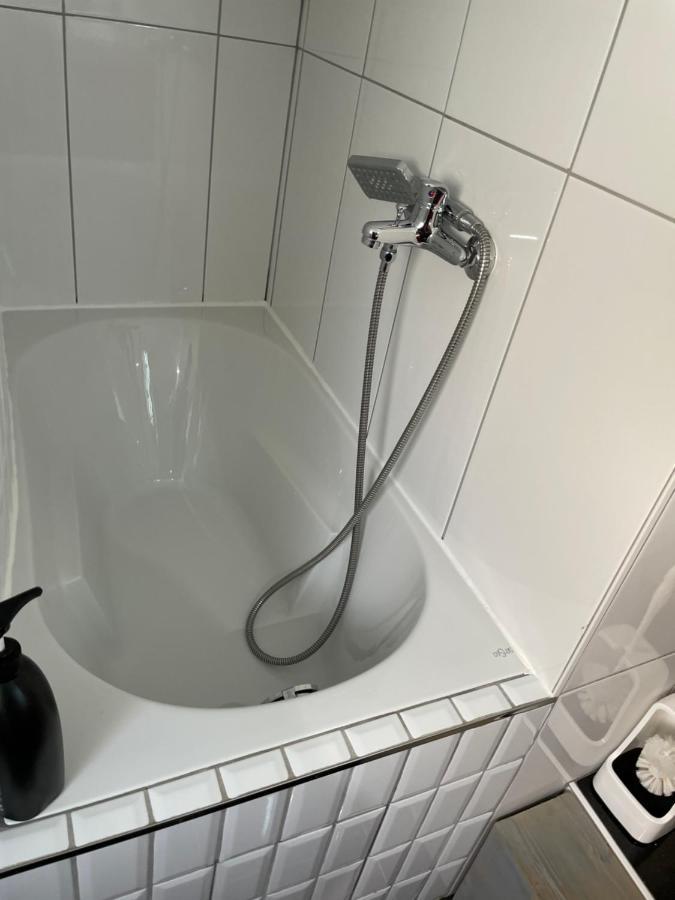 Simple Room In Luxembourg City Exteriér fotografie